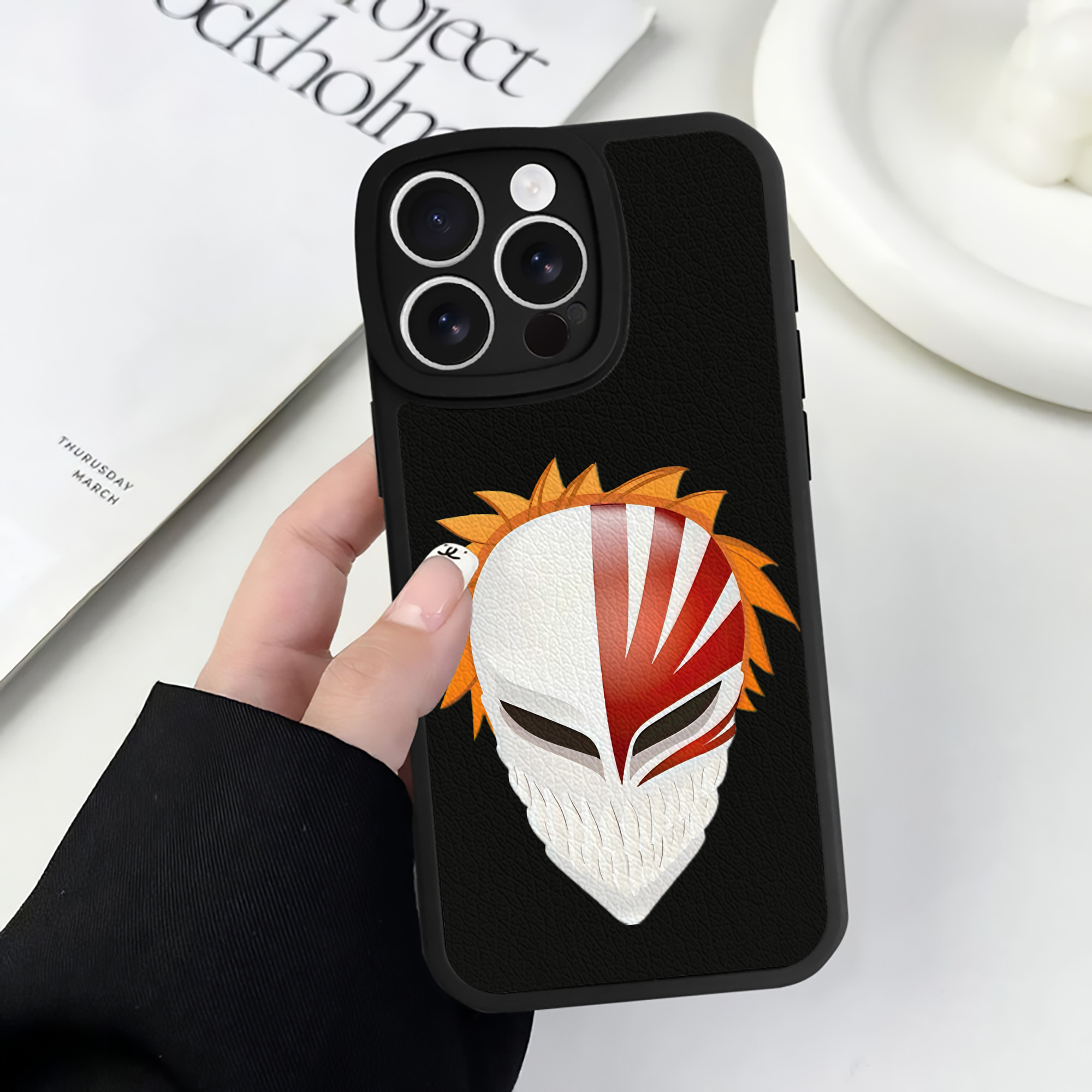 （画像用） ブリーチ 黒崎一護（くろさき いちご）BLEACH Kurosaki Ichigo 【iPhone 16シリーズ対応】シリコンスマホケース（レザー調） 材質：シリコン